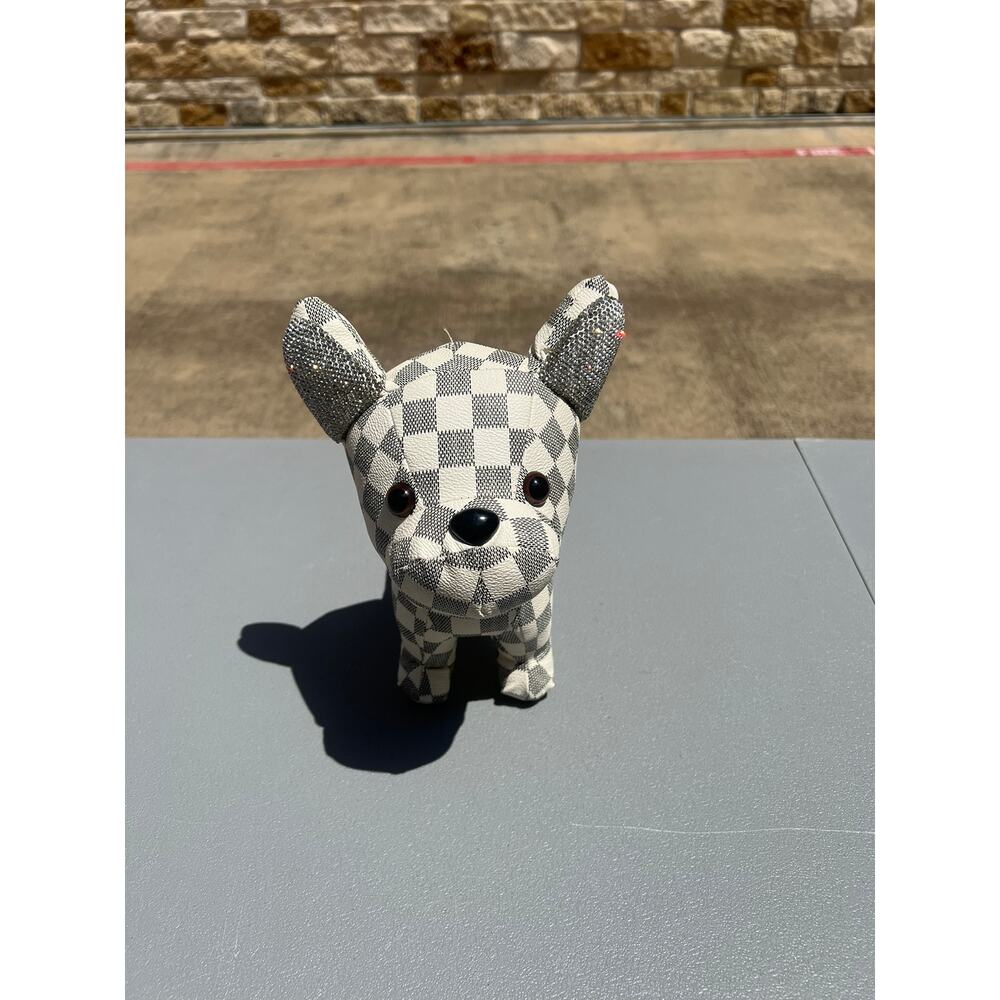 Luxury Designer Daimer White Checkered Rhinestone Dog Decor‎